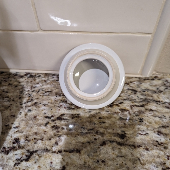 Hallmark Cookie Jar Christmas: Teddy Bear Mary With Holly Berry Red Green White - Picture 6 of 8